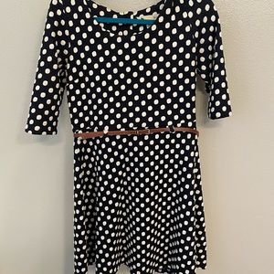 Yumi Size 6/8 navy polka dot dress